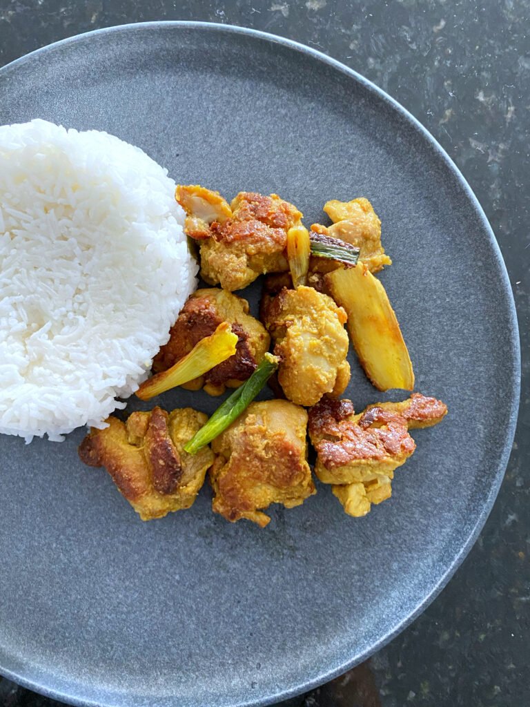 Chinese Turmeric Chicken Recipe (黃薑雞)