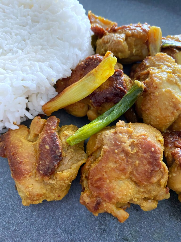 Chinese Turmeric Chicken Recipe (黃薑雞)