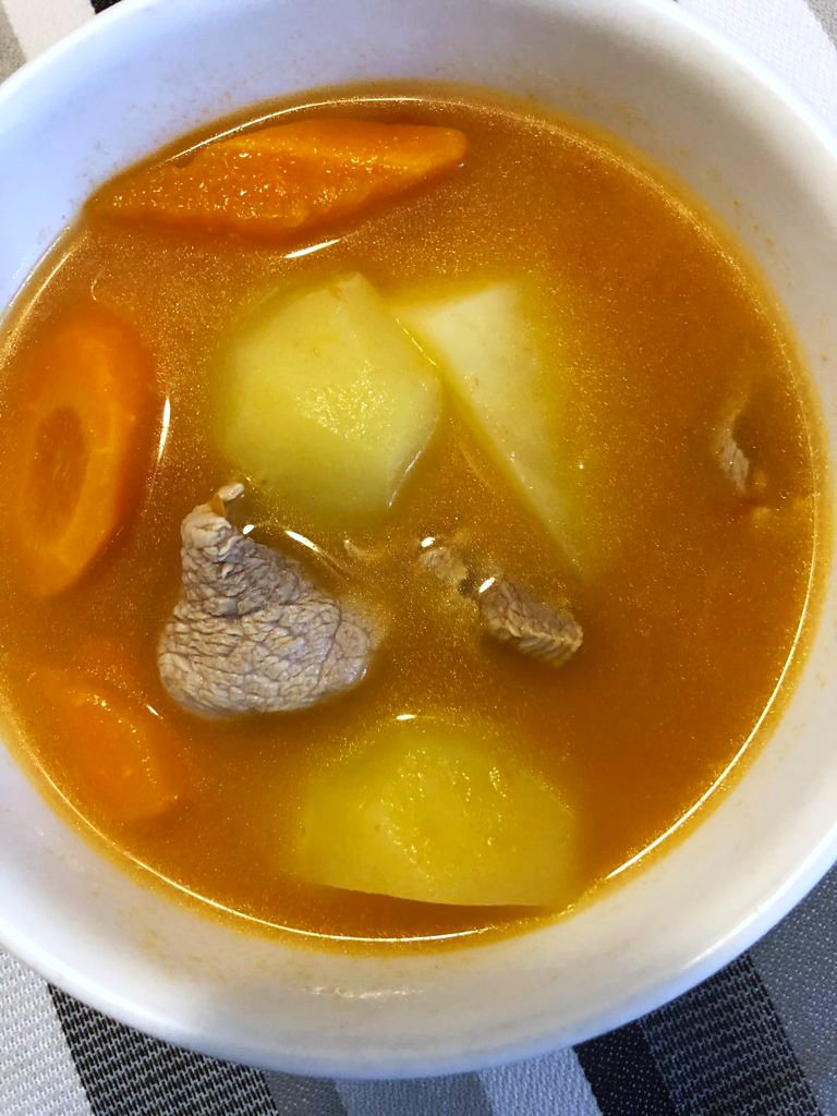 Tomato Potato Pork Soup (蕃茄薯仔湯)