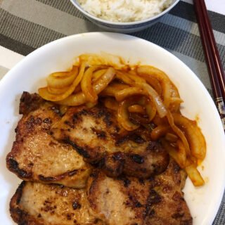 Chinese Pork Chops With Onions In Tangy Sauce