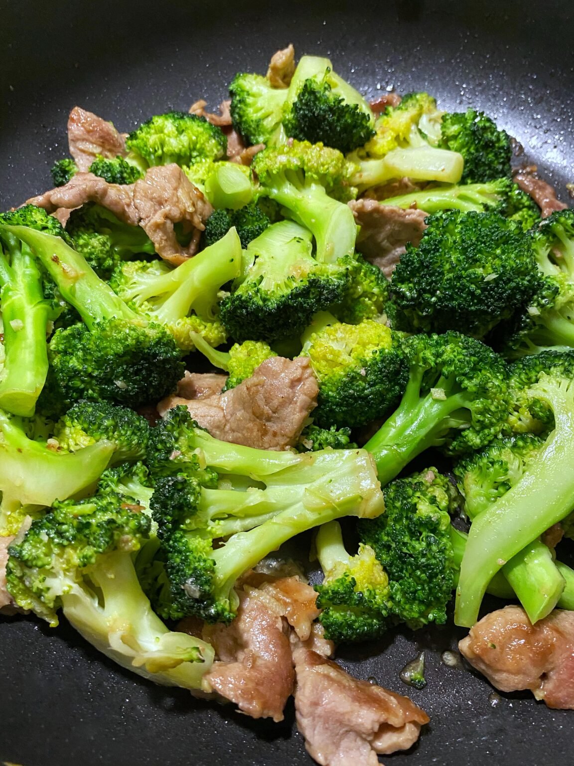 Pork and Broccoli Stir-Fry (西蘭花炒肉片) - Cooking With Kenneth
