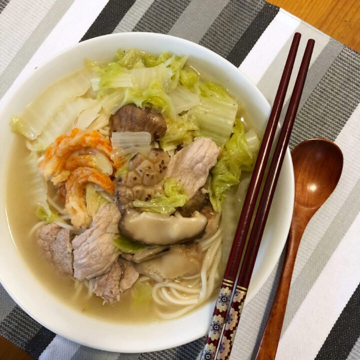 Chinese Cabbage Noodle Soup Recipe (紹菜肉片湯面) Cooking With