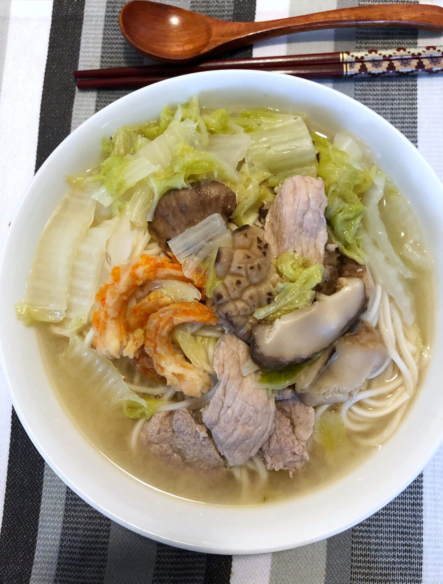 Chinese Cabbage Noodle Soup Recipe (紹菜肉片湯面) Cooking With
